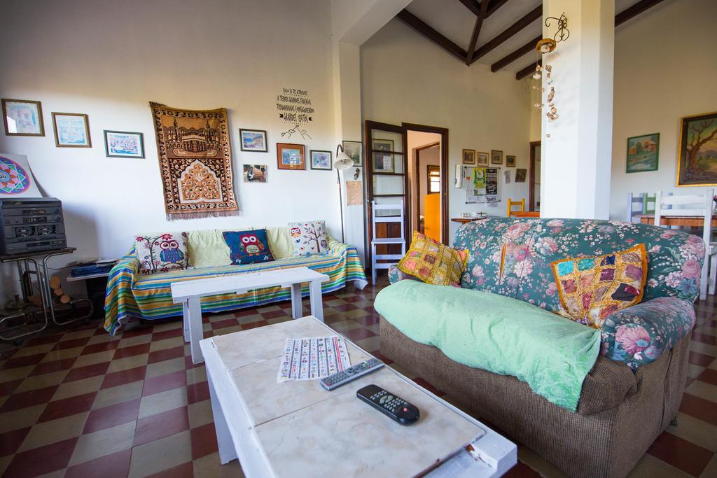 Hostel Aneley ตันตี ภายนอก รูปภาพ