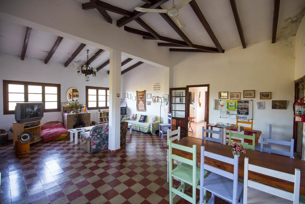 Hostel Aneley ตันตี ภายนอก รูปภาพ