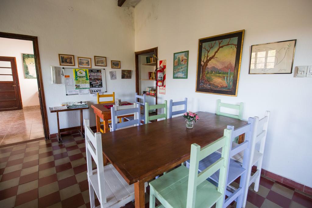 Hostel Aneley ตันตี ภายนอก รูปภาพ